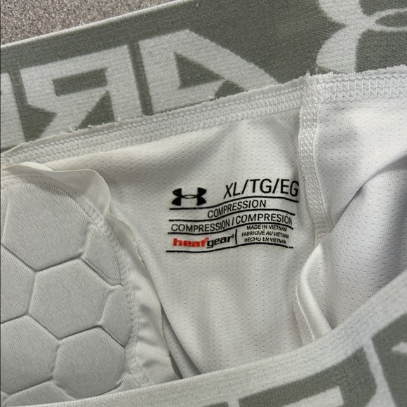 Under Armour Men's Gray Padded Athletic Shorts - Picture 5 of 5